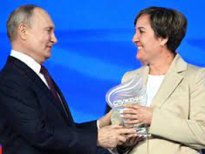 Владимир Путин принял участие в церемонии награждения победителей премии «Служение»