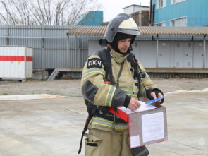Масштабная тренировка камчатских пожарных проведена на нефтебазе в Петропавловске-Камчатском 13