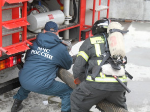 Масштабная тренировка камчатских пожарных проведена на нефтебазе в Петропавловске-Камчатском 0