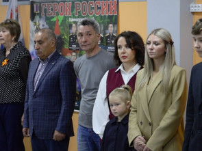 ​В школе № 36 Петропавловска-Камчатского установили &laquo;Парты Героев&raquo; 3