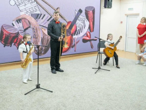 ​В Петропавловске-Камчатском прошёл семейный фестиваль с гала-концертом и подарками для воспитанников детских садов 7