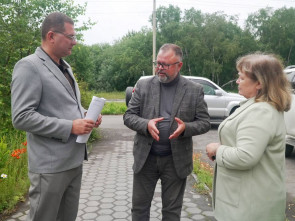 Сергей Лозовский помог решить вопрос с ремонтом фасада библиотеки в Елизовском округе