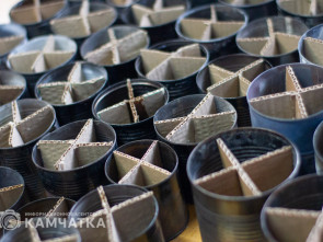 Партию окопных свечей отправят на фронт камчатские волонтёры