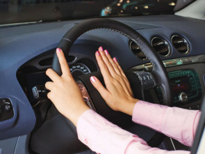 На Камчатке 20-летняя девушка угнала автомобиль знакомого и попала в ДТП