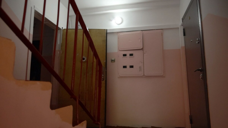 В домах Камчатки ремонтируют кровли, швы и подъезды после зимы