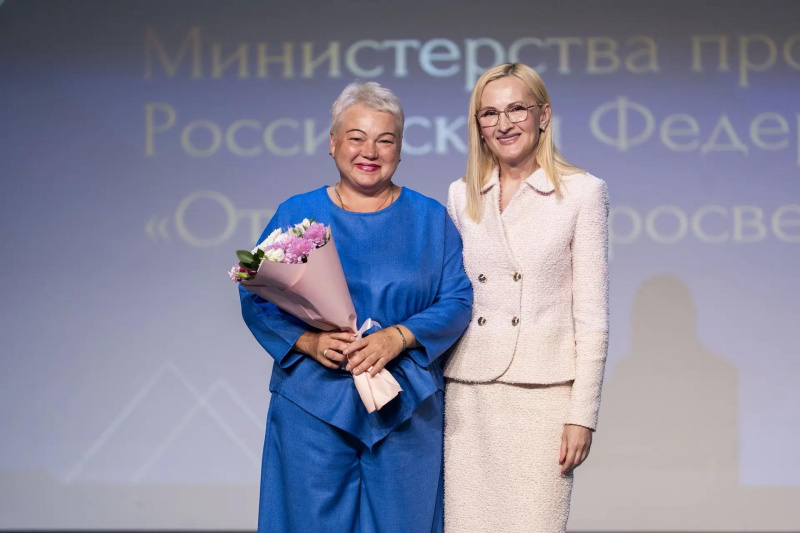 Ирина Яровая вручила учителям Камчатки федеральные ведомственные награды