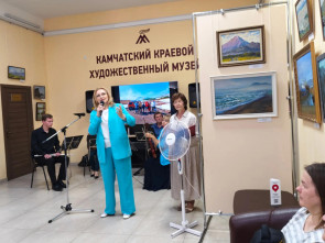 На Камчатке открылась выставка &laquo;Земля открытий&raquo; с работами известных художников 6