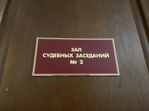 Крыша снесла машину: камчатская управляющая компания заплатит за поврежденное авто