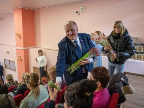 Депутаты поздравили медиков камчатской столицы с весенним женским праздником