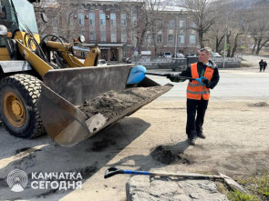 В Петропавловске-Камчатском сегодня убирают Завойко: субботник охватит десятки адресов