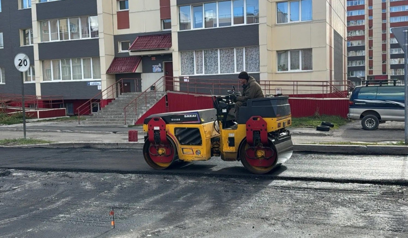На улице Савченко в камчатской столице завершается обновление дорожного покрытия