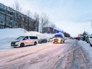 В столице Камчатки устраняют последствия мощного снегопада 6