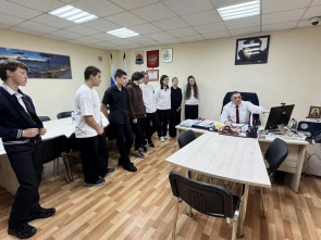 Учащиеся школы № 5 столицы Камчатки побывали на экскурсии в Городской Думе 0
