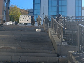 На Камчатке продолжается обновление центральных лестничных переходов 4