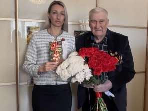 Сенатор Невзоров поздравил 94-летнего ветерана с Камчатки с Днём Победы 3